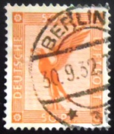 Selo postal da Alemanha Reich de 1926 Eagle on base 50