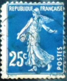 Selo postal da França de 1920 Semeuse camée 25