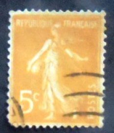 Selo postal da França de 1921 Semeuse fond plein sans sol