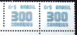 Par de selos postais do Brasil de 1985 Tipo Cifra Cr$ 300