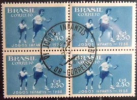 Quadra de selos postais do Brasil de 1956 6º Jogos Infantis Corridas à pé