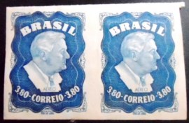 Par de selos postais do Brasil de 1949 Roosevelt - A 73