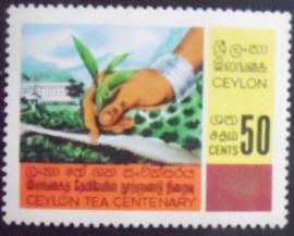 Selo postal do Sri Lanka de 1967 Tea Picking