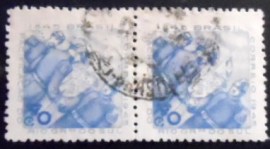 Par de selos postais do Brasil de 1945  Pacificação R. G. Sul