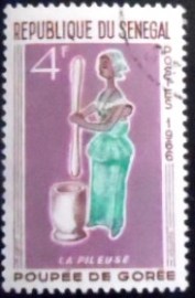 Selo postal do Senegal de 1966 Doll Gorée