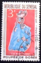 Selo postal do Senegal de 1966 Doll Gorée