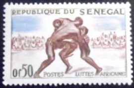 Selo postal do Senegal de 1961 Wrestling