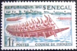 Selo postal do Senegal de 1961 Pirogues racing
