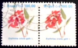 Par de selos postais do Brasil de 1990 Erythrina