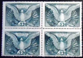 Quadra de selos postais aéreos do Brasil de 1947 - A 61 M