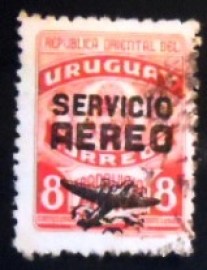 Selo postal do Uruguai de 1946 Overprint in black SERVICIO AEREO