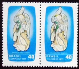 Par de selos postais do Brasil de 1971 São Gabriel