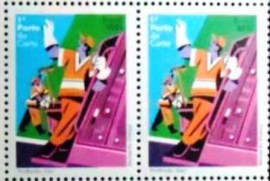 Par de selos postais do Brasil de 2021 Gari