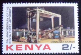 Selo postal do Quênia de 1983 Container Cranes