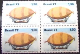 Quadra de selos do Brasil de 1977 Dirigível Pax