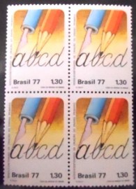 Quadra de selos postais do Brasil de 1977 Caneta e Lápis