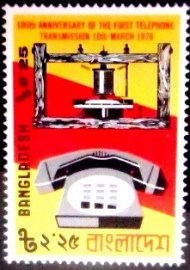 Selo postal de Bangladesh de 1976 Phones