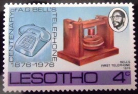 Selo postal do Lesotho de 1976 Telephones 1876 and 1976