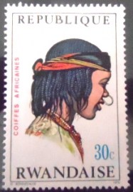 Selo postal da Ruanda de 1971 Young Toubou Woman Chad