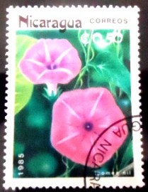 Selo postal da Nicaragua de 1985 Ipomoea nil