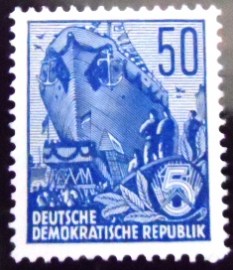 Selo postal da Alemanha Oriental de 1959 Launching Ship