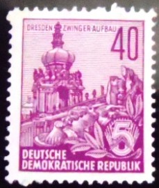 Selo postal da Alemanha Oriental de 1959 Dresden Zwinger