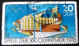 Selo postal da Alemanha de 1976 Town Hall and Gymnasium in Suhl