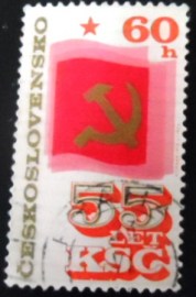 Selo postal da Tchecoslováquia de 1976 Hammer and Sickle on Flag