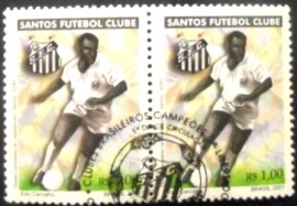Par de selos postais do Brasil de 2001 Santos F.C.