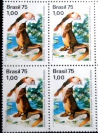 Quadra de selos postais do Brasil de 1975 Ariranha