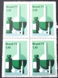 Quadra de selos do Brasil de 1977 Central de Medicamentos