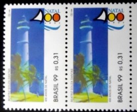 Par de selos postais do Brasil de 1999  Natal