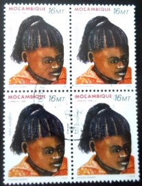 Quadra de selos postais de Moçambique de 1986 Totó Simples