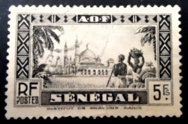 Selo postal do Senegal de 1935 Mosque of Diourbel