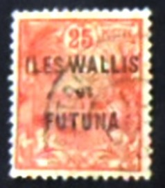 Selo postal de Wallis et Futuna de 1922 Nouméa Harbor overprinted