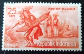 Selo postal da indonésia de 1961 Daja dancer