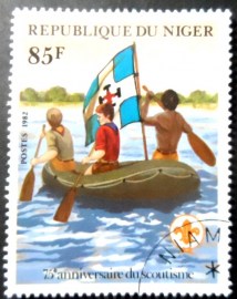 Selo postal do Niger de 1982 In dinghy