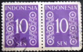 Par de selos postais da Indonésia de 1949 Numeral