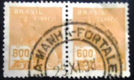 Par de selos postais do Brasil de 1931 Mercúrio 600