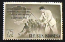 Selo postal da indonésia de 1961 National Development Plan