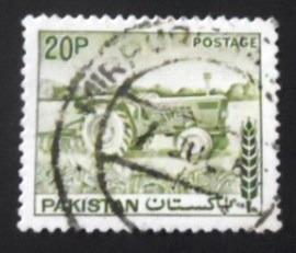 Selo postal do Paquistão de 1979 Tractor
