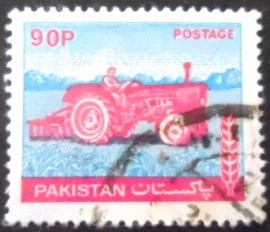 Selo postal do Paquistão de 1978 Tractor 90