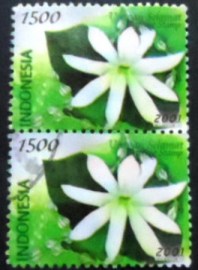 Par de selos postais da Indonésia de 2001 Flowers