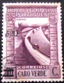 Selo postal de Cabo Verde de 1951 Barrage 20