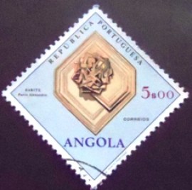 Selo postal da Angola de 1970 Mineral: Barite