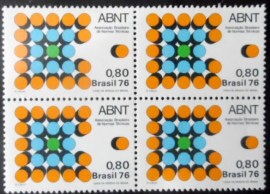 Quadra de selos do Brasil de 1976 ABNT 971 M