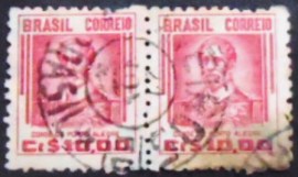 Par de selos postais do Brasil de 1943 Conde Porto Alegre
