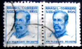 Par de selos postais do Brasil de 1946 Floriano Peixoto