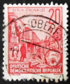 Selo postal da Alemanha de 1957 Berlin Stalin-Avenue