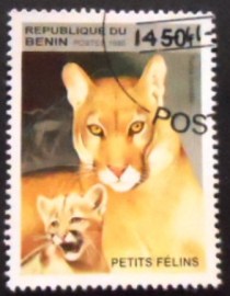 Selo postal do Benin de 1995 Cougar